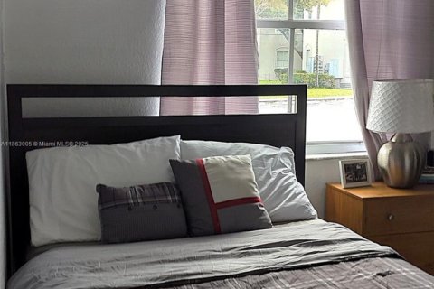 Condo in Homestead, Florida, 3 bedrooms  № 1978799 - photo 8