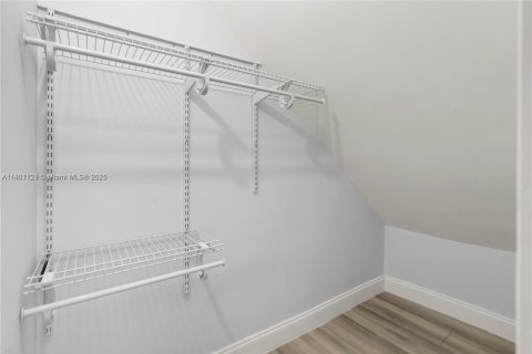 Condo in Miami, Florida, 2 bedrooms  № 1937567 - photo 15