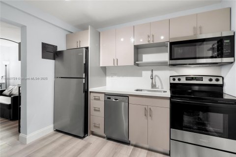 Copropriété à louer à Miami, Floride: 2 chambres, 71.26 m2 № 1937567 - photo 7