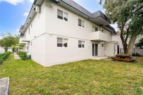 Condo in Miami, Florida, 2 bedrooms  № 1937567 - photo 19