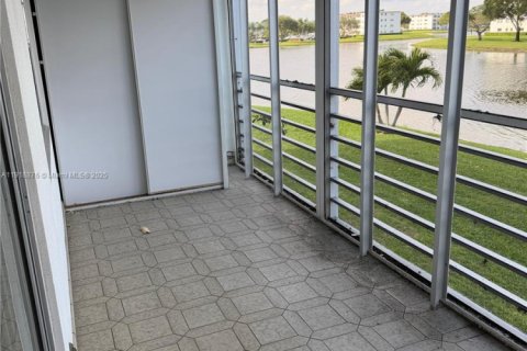 Снять в аренду кондоминиум в Бока-Ратон, Флорида 2 спальни, 79.99м2, № 1974449 - фото 28