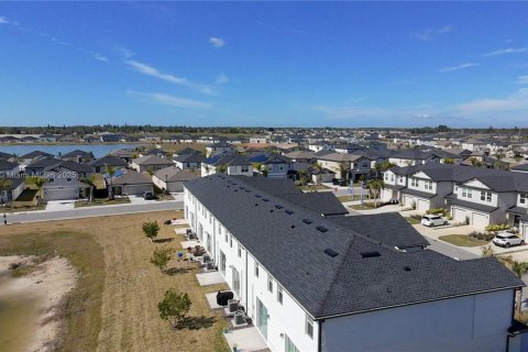 House in Fort Myers, Florida 3 bedrooms, 128.02 sq.m. № 1701437 - photo 18