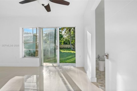 Villa ou maison à vendre à Miami, Floride: 3 chambres, 132.01 m2 № 2017932 - photo 24