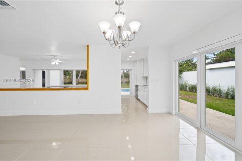 Villa ou maison à vendre à Miami, Floride: 3 chambres, 132.01 m2 № 2017932 - photo 7