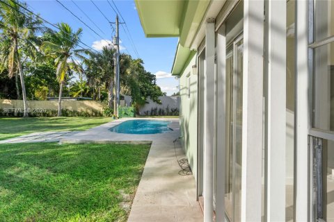 Villa ou maison à vendre à Miami, Floride: 3 chambres, 132.01 m2 № 2017932 - photo 29