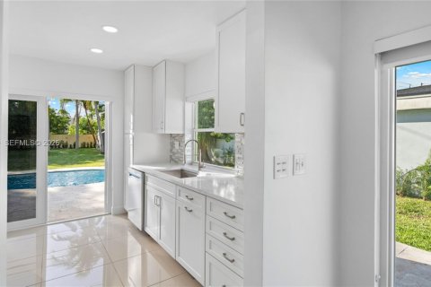 Villa ou maison à vendre à Miami, Floride: 3 chambres, 132.01 m2 № 2017932 - photo 16