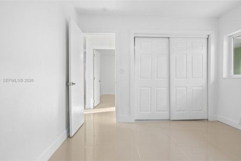 Villa ou maison à vendre à Miami, Floride: 3 chambres, 132.01 m2 № 2017932 - photo 23