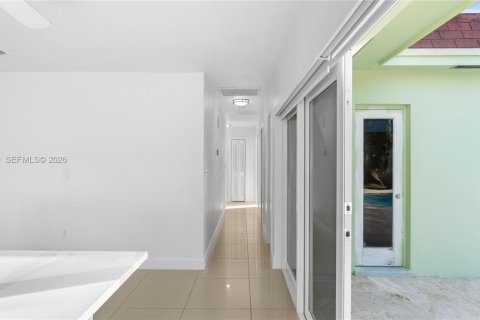 Villa ou maison à vendre à Miami, Floride: 3 chambres, 132.01 m2 № 2017932 - photo 17