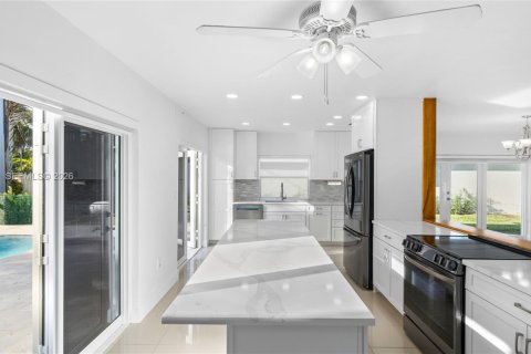 Villa ou maison à vendre à Miami, Floride: 3 chambres, 132.01 m2 № 2017932 - photo 11
