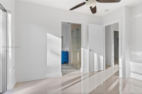 Villa ou maison à vendre à Miami, Floride: 3 chambres, 132.01 m2 № 2017932 - photo 25