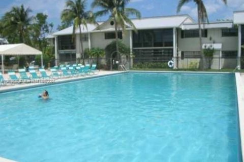 Снять в аренду кондоминиум в Майами, Флорида 2 спальни, 80.82м2, № 1974548 - фото 16