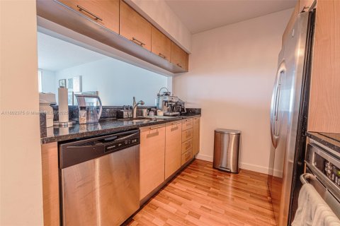 Condominio en venta en Miami, Florida, 1 dormitorio, 72 m2 № 1888784 - foto 5