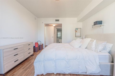 Condominio en venta en Miami, Florida, 1 dormitorio, 72 m2 № 1888784 - foto 10