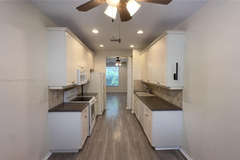 Townhouse in Jupiter, Florida 3 bedrooms, 119.84 sq.m. № 1783609 - photo 8