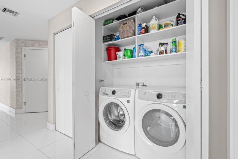 Copropriété à vendre à North Miami Beach, Floride: 3 chambres, 144.56 m2 № 2045590 - photo 17