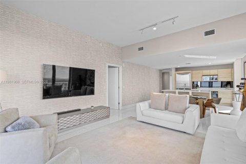 Copropriété à vendre à North Miami Beach, Floride: 3 chambres, 144.56 m2 № 2045590 - photo 15