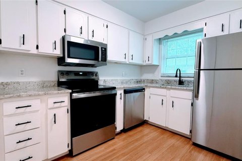 Apartamento en alquiler en Lakeland, Florida, 2 dormitorios, 97.92 m2 № 1918717 - foto 2