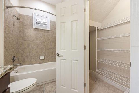 Villa ou maison à vendre à Apollo Beach, Floride: 5 chambres, 293.39 m2 № 2200820 - photo 18