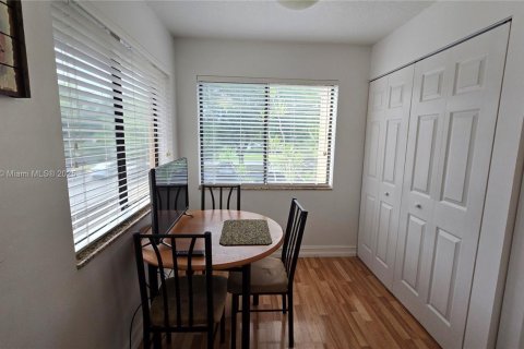 Condominio en venta en Davie, Florida, 2 dormitorios, 128.21 m2 № 1880011 - foto 14