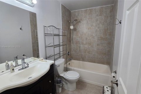 Condominio en venta en Davie, Florida, 2 dormitorios, 128.21 m2 № 1880011 - foto 13