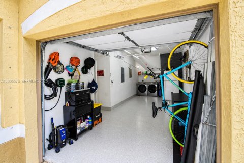 Condo in Miami, Florida, 2 bedrooms  № 2069631 - photo 24