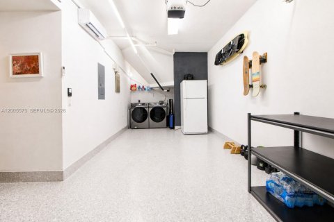 Condo in Miami, Florida, 2 bedrooms  № 2069631 - photo 19