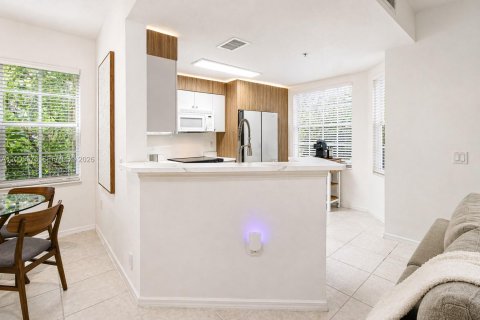 Condo in Miami, Florida, 2 bedrooms  № 2069631 - photo 6