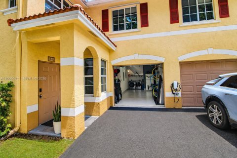 Condo in Miami, Florida, 2 bedrooms  № 2069631 - photo 23