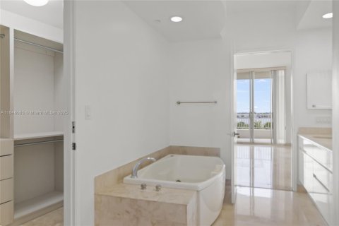 Condominio en venta en Key Biscayne, Florida, 3 dormitorios, 145.86 m2 № 1849298 - foto 16
