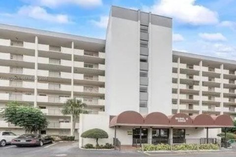 Condominio en Lauderhill, Florida, 2 dormitorios  № 2033101