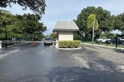 Condominio en venta en Lauderhill, Florida, 2 dormitorios, 102.19 m2 № 2033101 - foto 7