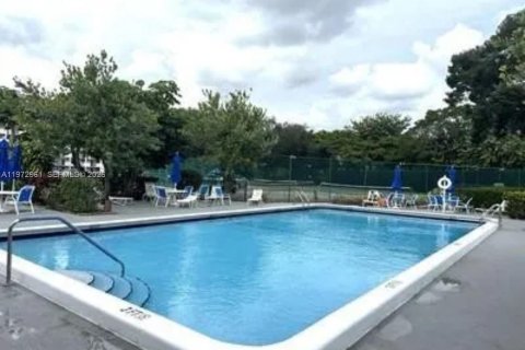 Condominio en venta en Lauderhill, Florida, 2 dormitorios, 102.19 m2 № 2033101 - foto 5
