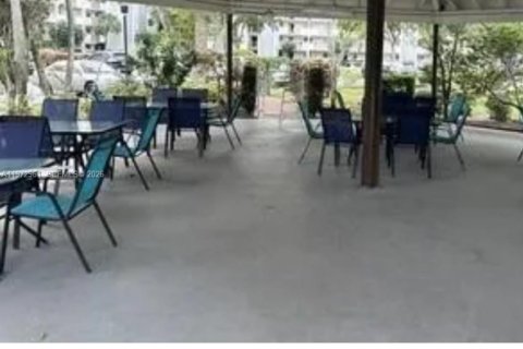 Condominio en venta en Lauderhill, Florida, 2 dormitorios, 102.19 m2 № 2033101 - foto 3