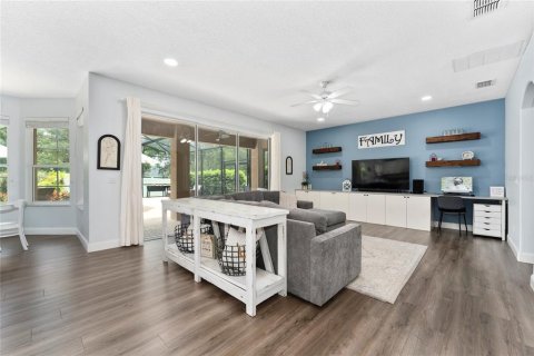 House in Orlando, Florida 4 bedrooms, 276.57 sq.m. № 1822544 - photo 5