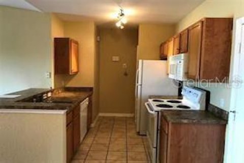 Copropriété à louer à Orlando, Floride: 2 chambres, 97.92 m2 № 2408238 - photo 2