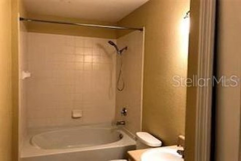 Copropriété à louer à Orlando, Floride: 2 chambres, 97.92 m2 № 2408238 - photo 7