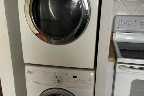 Снять в аренду кондоминиум в Бока-Ратон, Флорида 2 спальни, 112.97м2, № 1097775 - фото 1