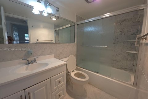 Снять в аренду кондоминиум в Пемброк-Пайнс, Флорида 2 спальни, 108.7м2, № 1920915 - фото 5