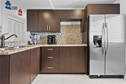 Copropriété à vendre à Aventura, Floride: 1 chambre, 75.81 m2 № 1984084 - photo 15