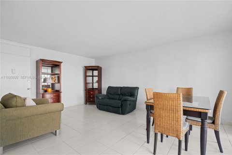Copropriété à vendre à Aventura, Floride: 1 chambre, 75.81 m2 № 1984084 - photo 6
