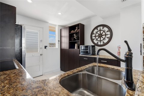 Copropriété à vendre à Aventura, Floride: 1 chambre, 75.81 m2 № 1984084 - photo 18
