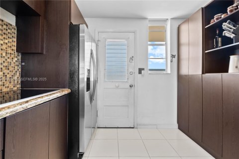 Copropriété à vendre à Aventura, Floride: 1 chambre, 75.81 m2 № 1984084 - photo 14