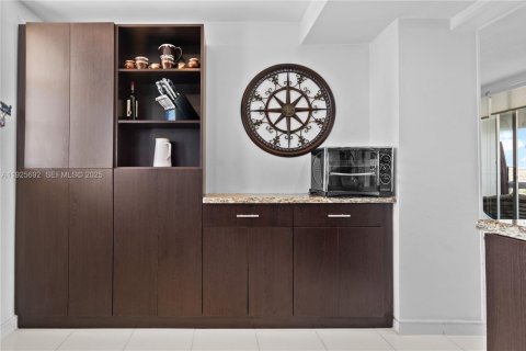 Copropriété à vendre à Aventura, Floride: 1 chambre, 75.81 m2 № 1984084 - photo 16