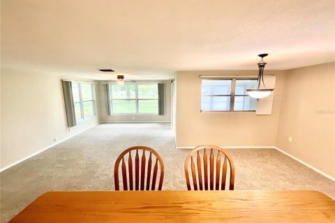 Villa ou maison à louer à Port Richey, Floride: 2 chambres, 115.66 m2 № 2397098 - photo 3