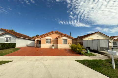 Снять в аренду виллу или дом в Майами, Флорида 3 спальни, 115.38м2, № 2050287 - фото 18