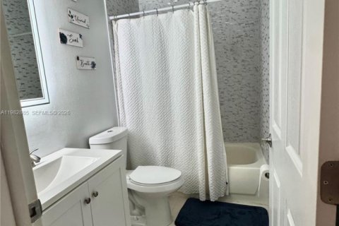 Снять в аренду виллу или дом в Майами, Флорида 3 спальни, 115.38м2, № 2050287 - фото 13