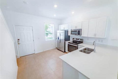 Touwnhouse à vendre à Sarasota, Floride: 2 chambres, 111.48 m2 № 1775536 - photo 7