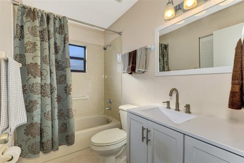 Condo in Venice, Florida, 2 bedrooms  № 1831254 - photo 23