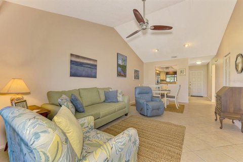 Condo in Venice, Florida, 2 bedrooms  № 1831254 - photo 14