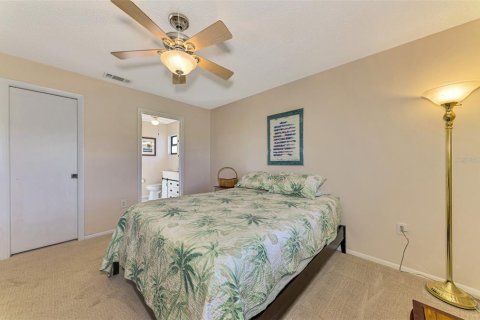 Condo in Venice, Florida, 2 bedrooms  № 1831254 - photo 17